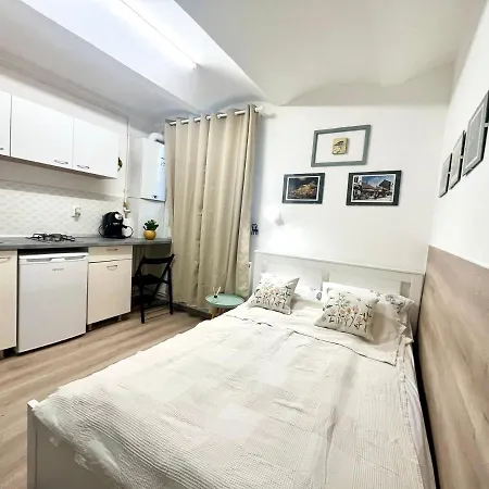 Republicii Small Apartment
