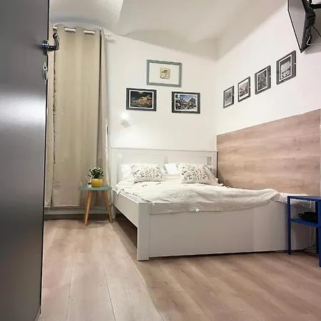 Republicii Small Apartment