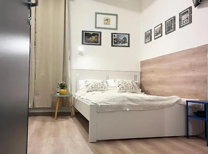 Republicii Small Apartment